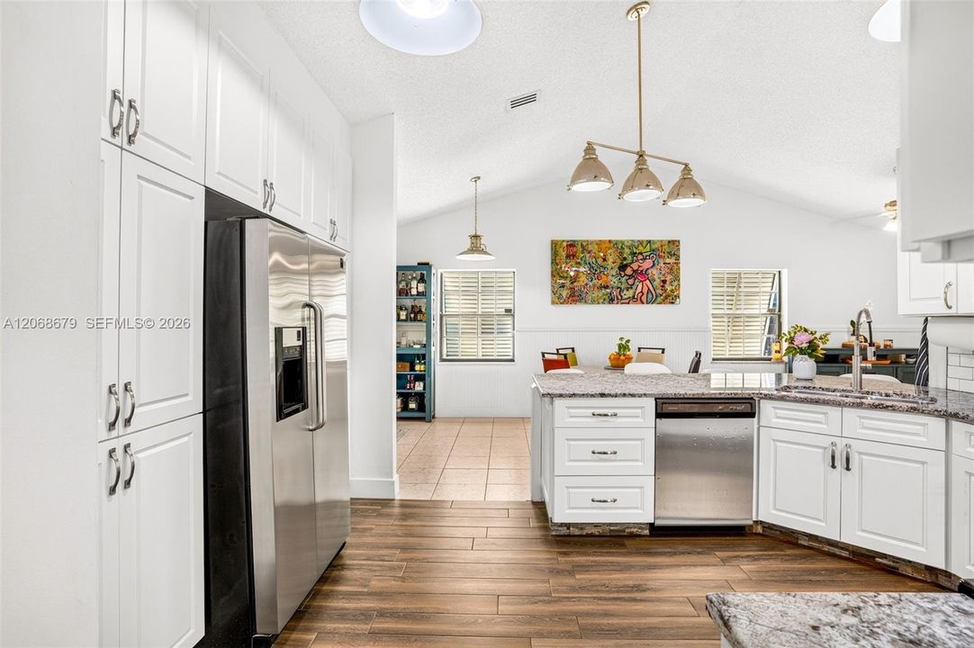 En Venta: $789,000 (5 camas, 3 baños, 2047 Pies cuadrados)
