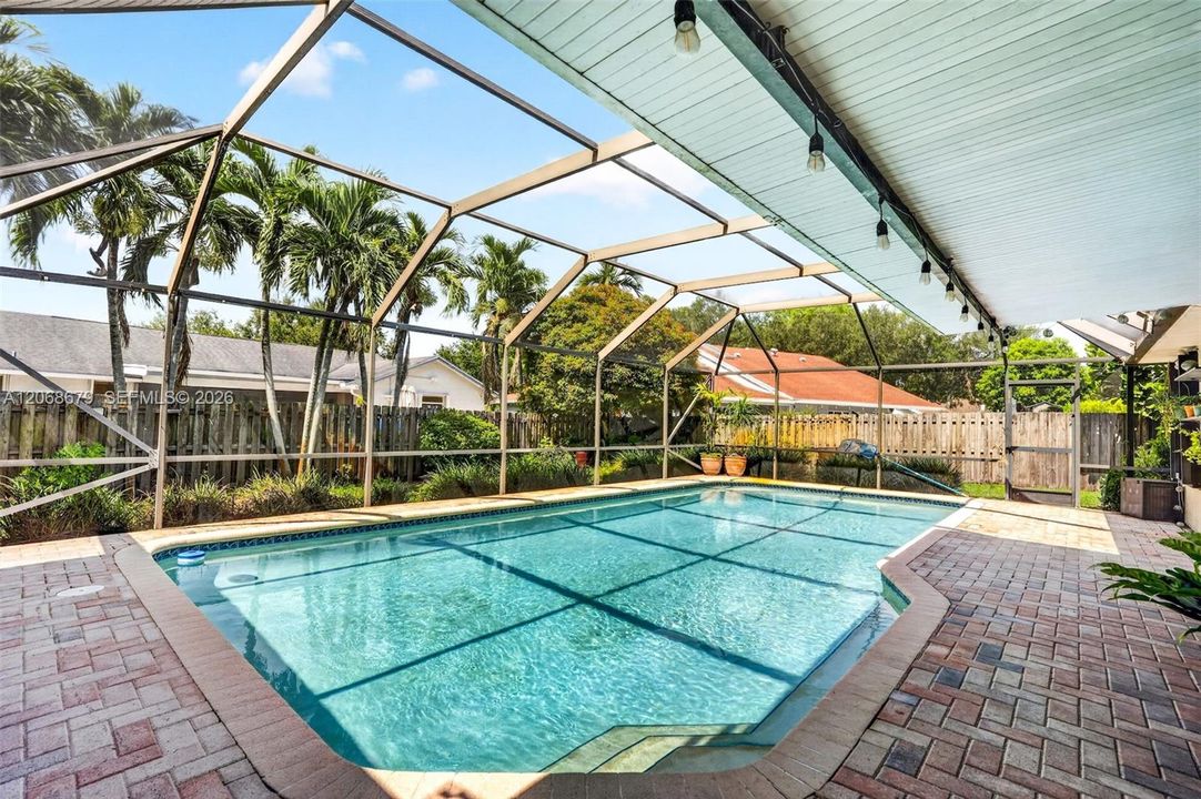 En Venta: $789,000 (5 camas, 3 baños, 2047 Pies cuadrados)
