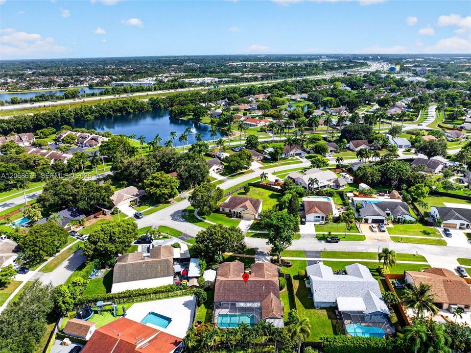En Venta: $789,000 (5 camas, 3 baños, 2047 Pies cuadrados)