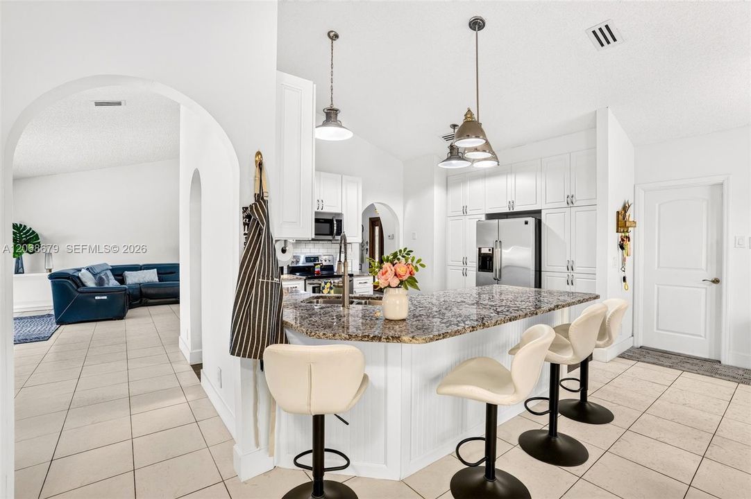 En Venta: $789,000 (5 camas, 3 baños, 2047 Pies cuadrados)