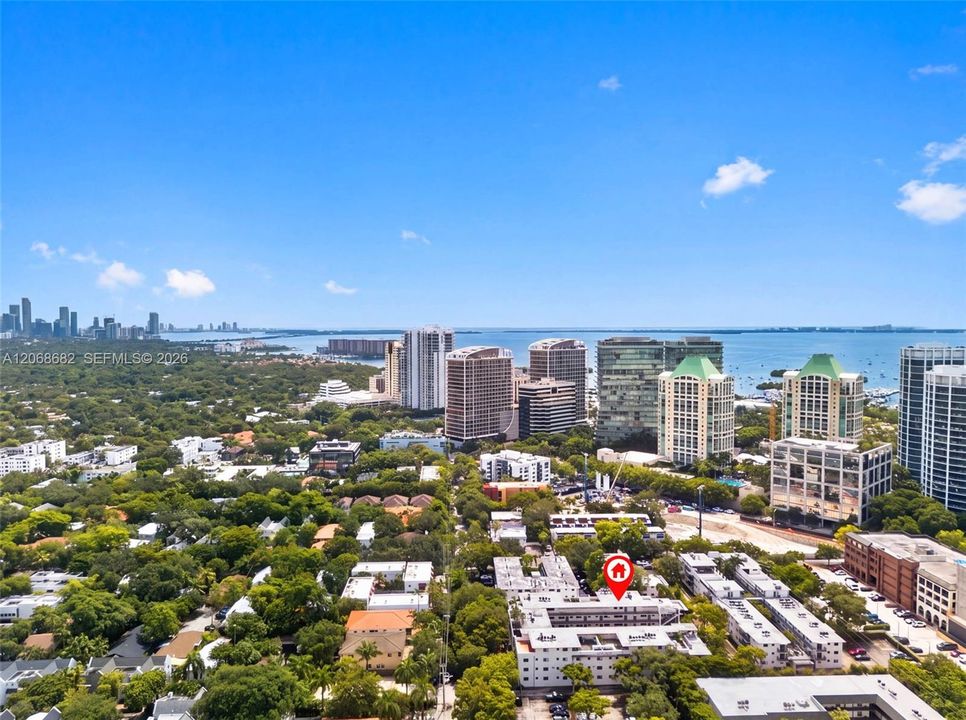 For Sale: $639,000 (2 beds, 2 baths, 879 Square Feet)