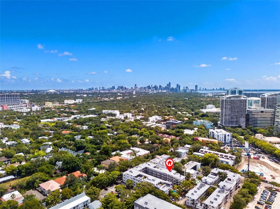 For Sale: $639,000 (2 beds, 2 baths, 879 Square Feet)