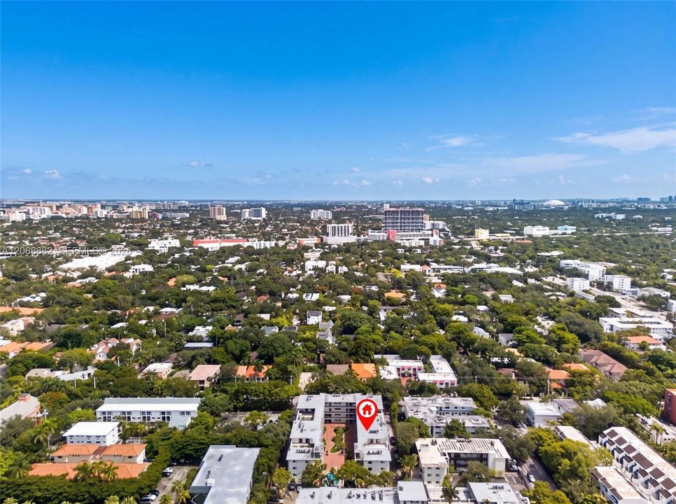 For Sale: $639,000 (2 beds, 2 baths, 879 Square Feet)