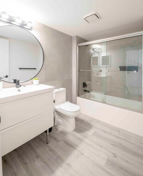 Bathroom 1st floor