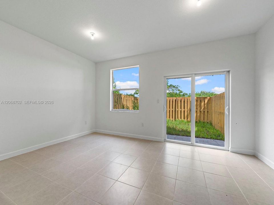 En Renta: $2,450 (3 camas, 2 baños, 1483 Pies cuadrados)