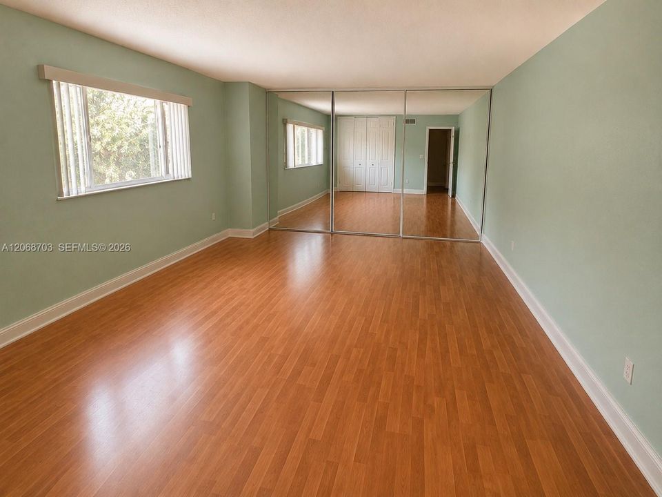 For Rent: $2,100 (1 beds, 1 baths, 689 Square Feet)