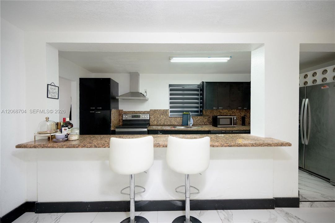 For Sale: $825,000 (5 beds, 5 baths, 2457 Square Feet)