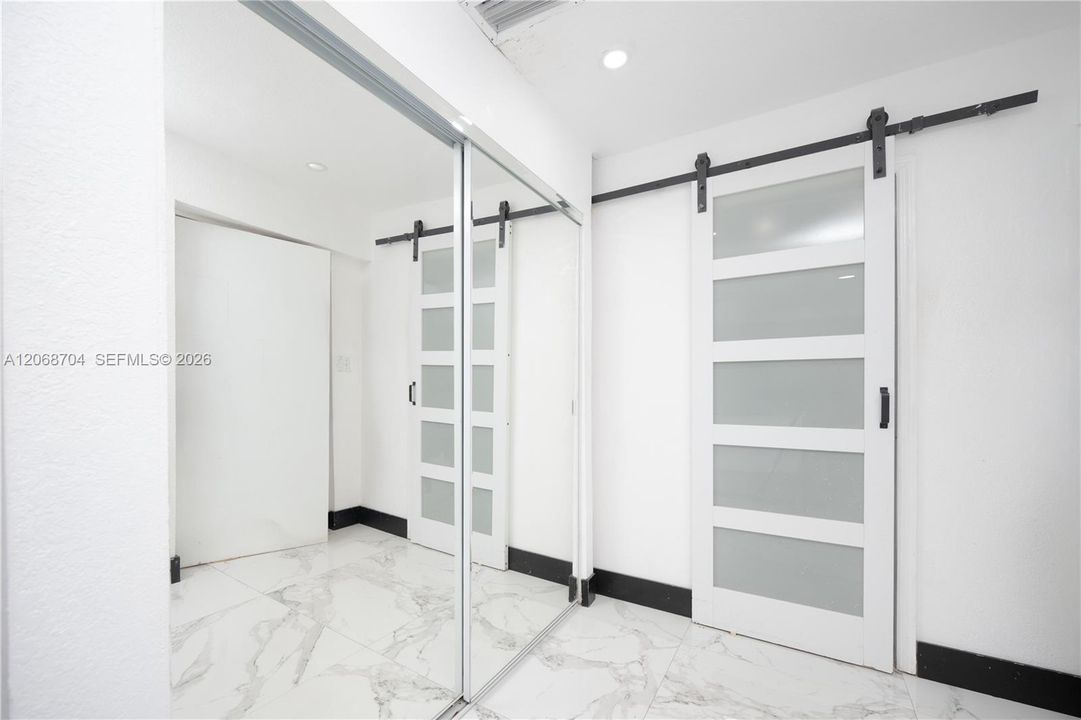 For Sale: $825,000 (5 beds, 5 baths, 2457 Square Feet)