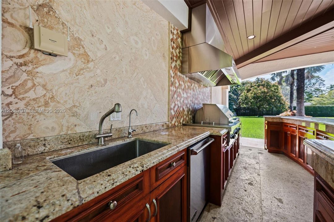 For Sale: $16,900,000 (7 beds, 8 baths, 11190 Square Feet)