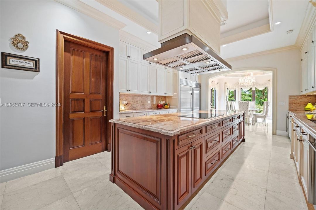 For Sale: $16,900,000 (7 beds, 8 baths, 11190 Square Feet)