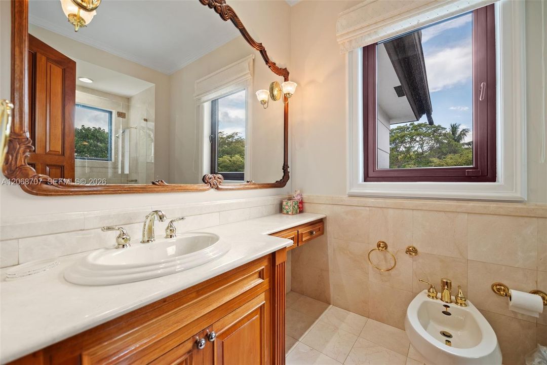 For Sale: $16,900,000 (7 beds, 8 baths, 11190 Square Feet)