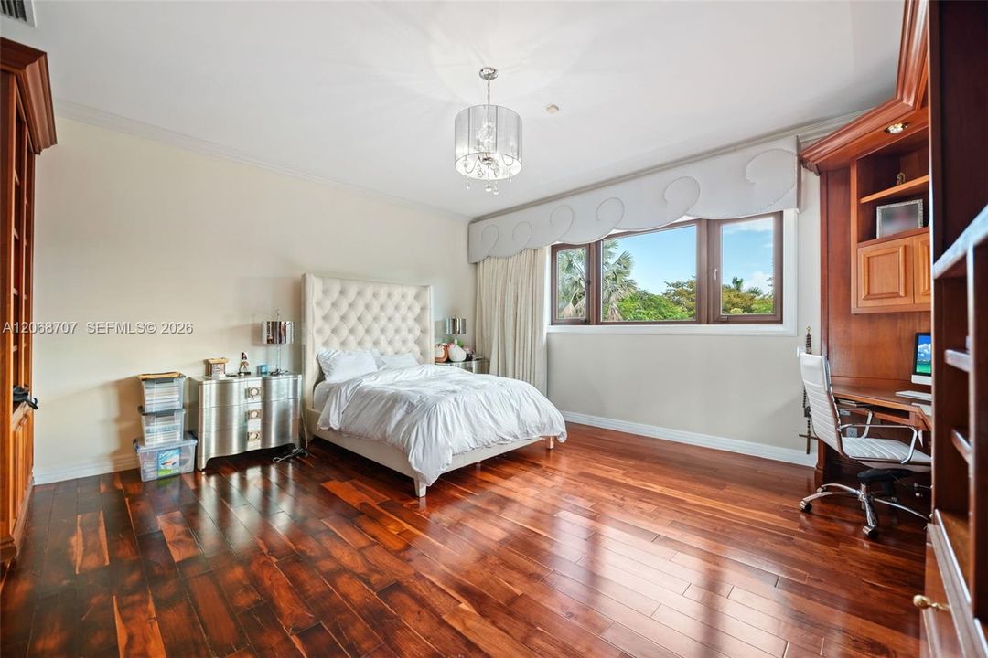 For Sale: $16,900,000 (7 beds, 8 baths, 11190 Square Feet)