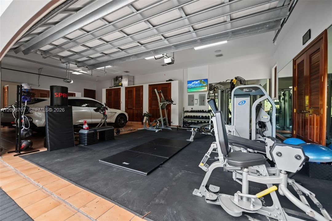 For Sale: $16,900,000 (7 beds, 8 baths, 11190 Square Feet)