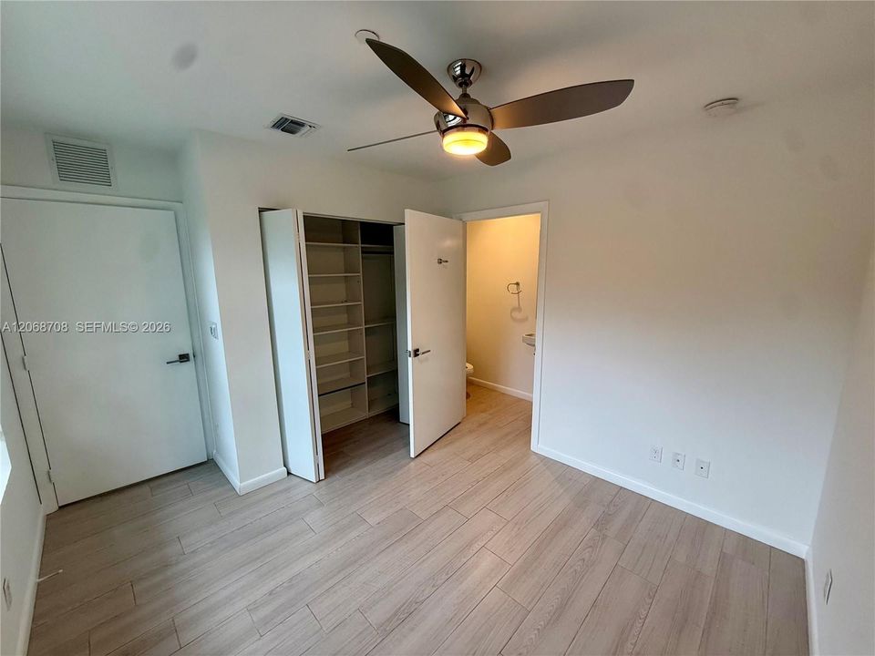 For Rent: $4,000 (3 beds, 3 baths, 40733 Square Feet)