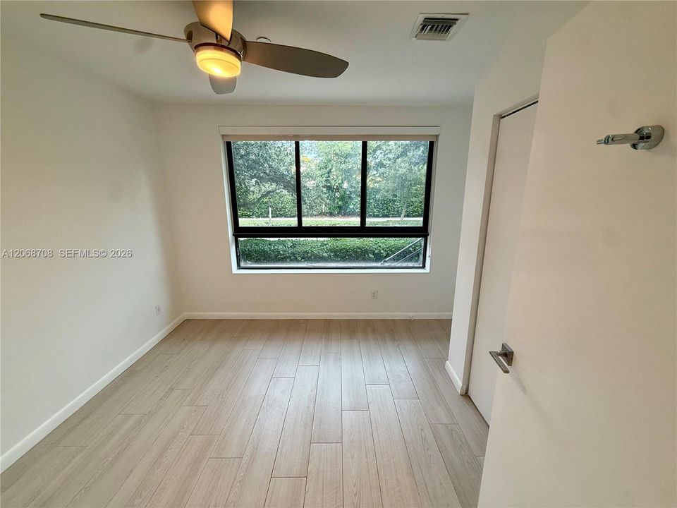 For Rent: $4,000 (3 beds, 3 baths, 40733 Square Feet)