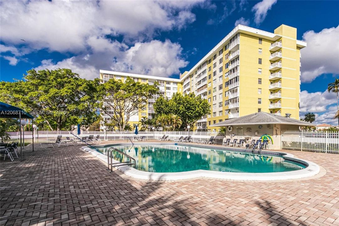 For Rent: $1,950 (2 beds, 2 baths, 1132 Square Feet)