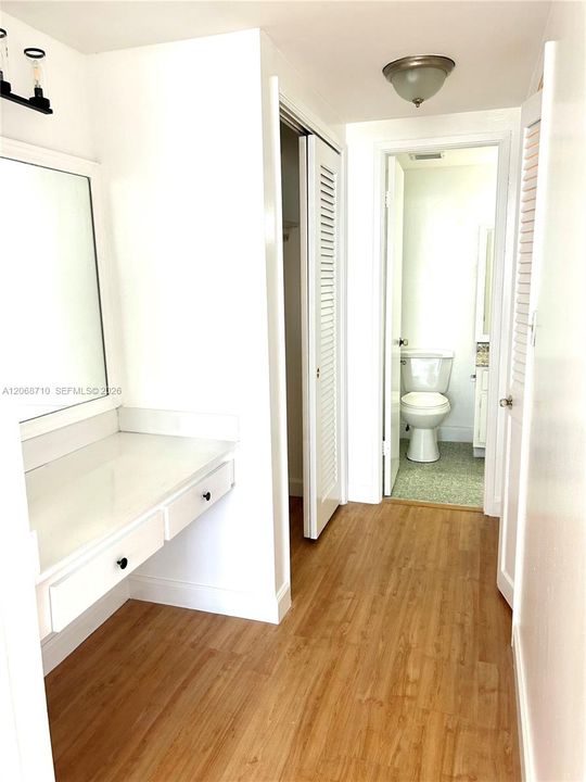 For Rent: $1,950 (2 beds, 2 baths, 1132 Square Feet)