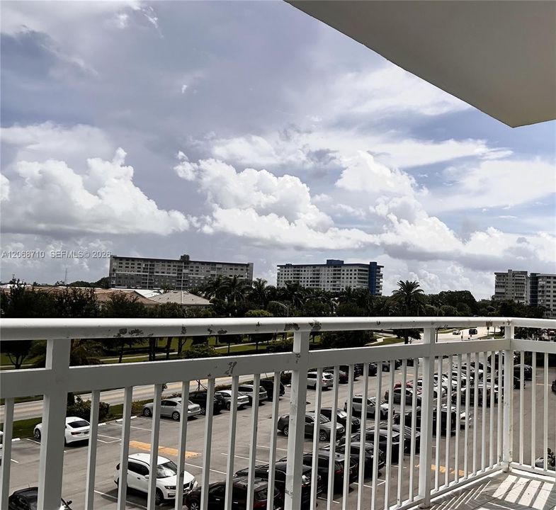 For Rent: $1,950 (2 beds, 2 baths, 1132 Square Feet)
