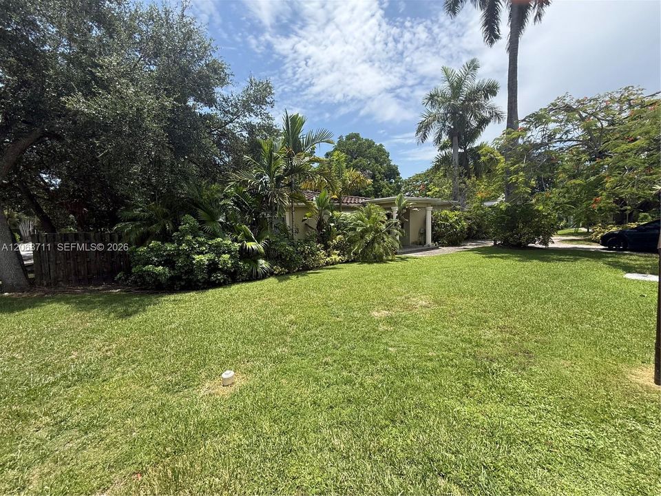 For Sale: $2,399,999 (2 beds, 1 baths, 1444 Square Feet)