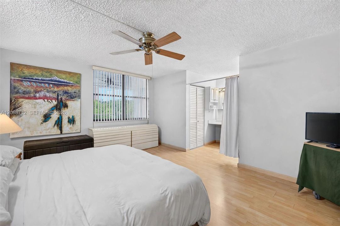 En Venta: $338,500 (3 camas, 2 baños, 1396 Pies cuadrados)