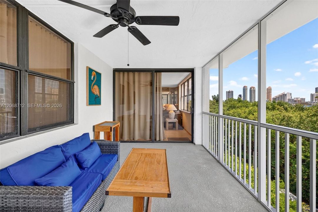 En Venta: $338,500 (3 camas, 2 baños, 1396 Pies cuadrados)