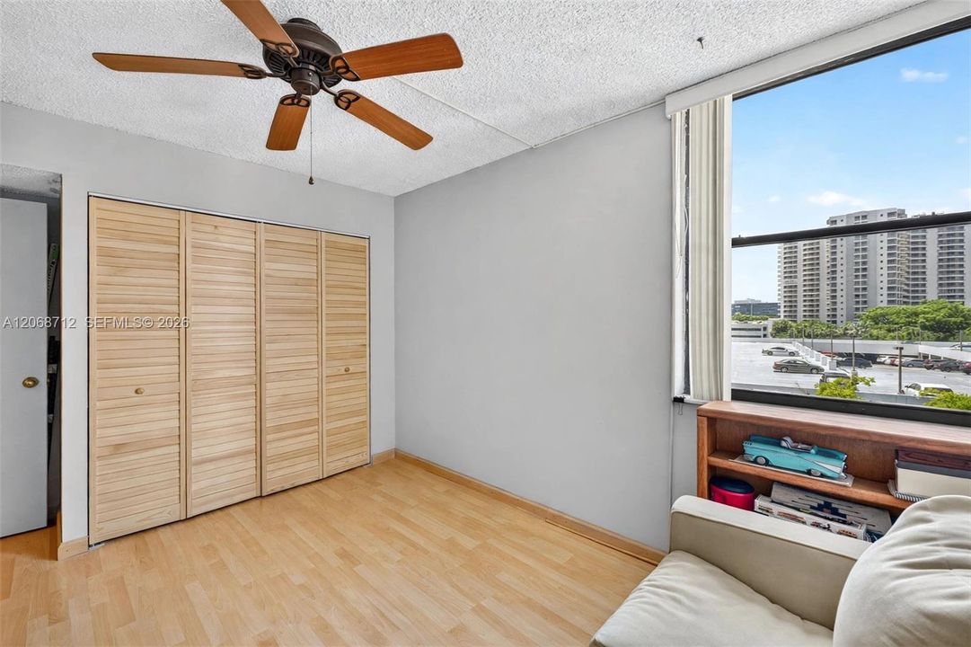 2nd bedroom