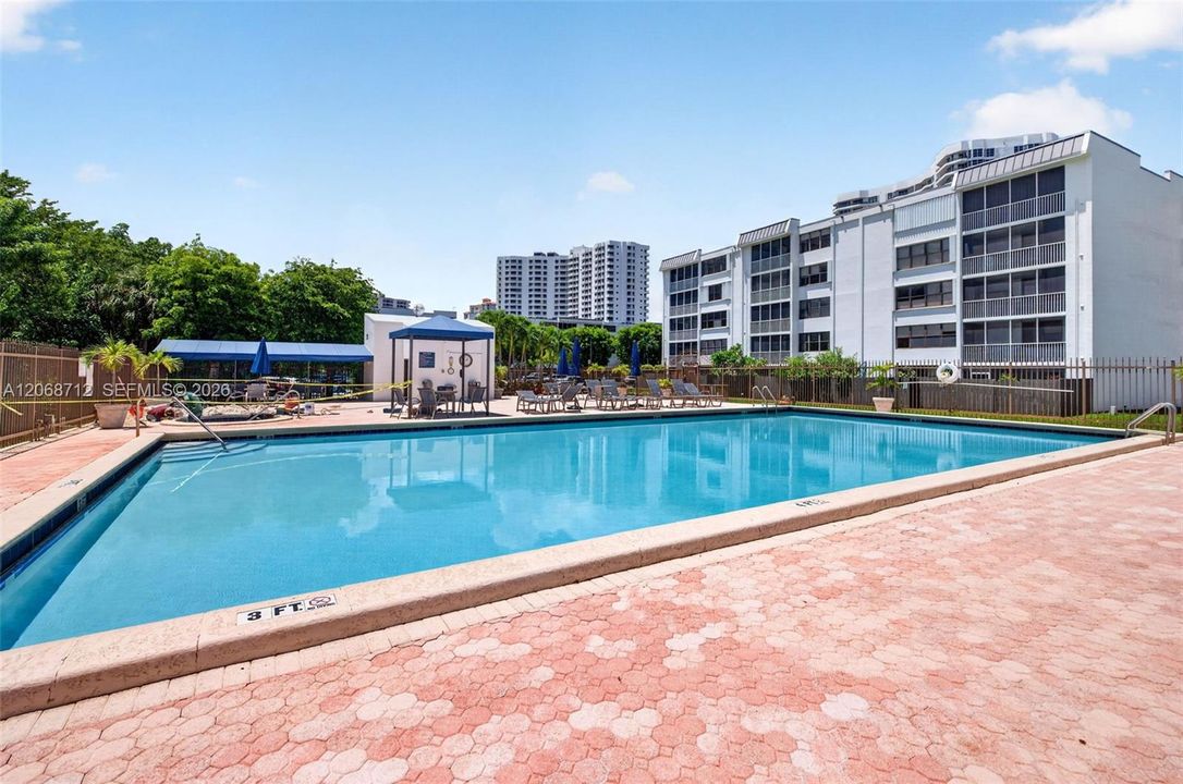 En Venta: $338,500 (3 camas, 2 baños, 1396 Pies cuadrados)