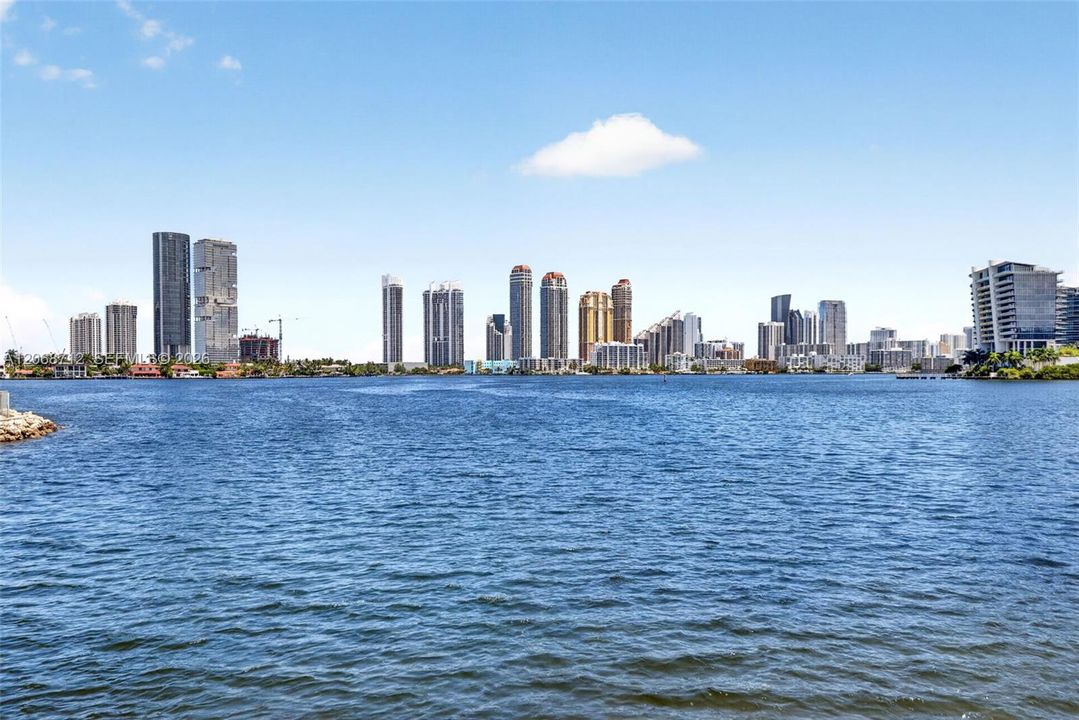En Venta: $338,500 (3 camas, 2 baños, 1396 Pies cuadrados)