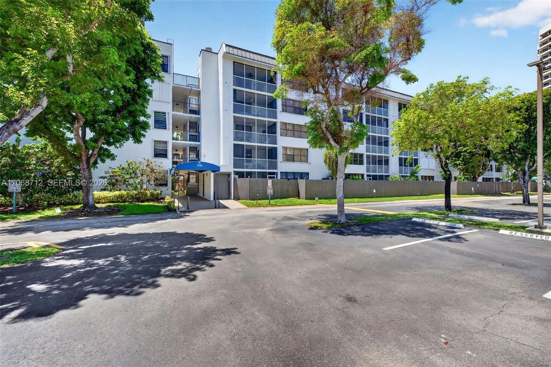 En Venta: $338,500 (3 camas, 2 baños, 1396 Pies cuadrados)