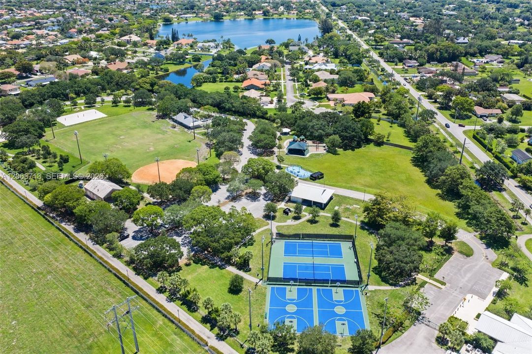 En Venta: $798,000 (3 camas, 2 baños, 1801 Pies cuadrados)