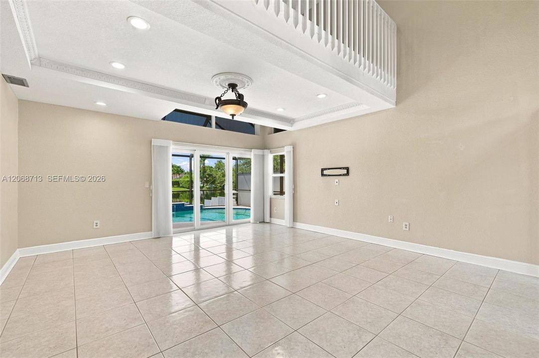 En Venta: $798,000 (3 camas, 2 baños, 1801 Pies cuadrados)