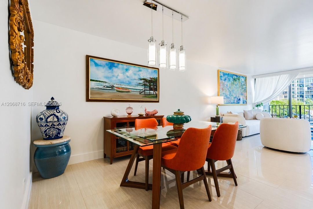 Activo con contrato: $365,000 (2 camas, 2 baños, 1130 Pies cuadrados)