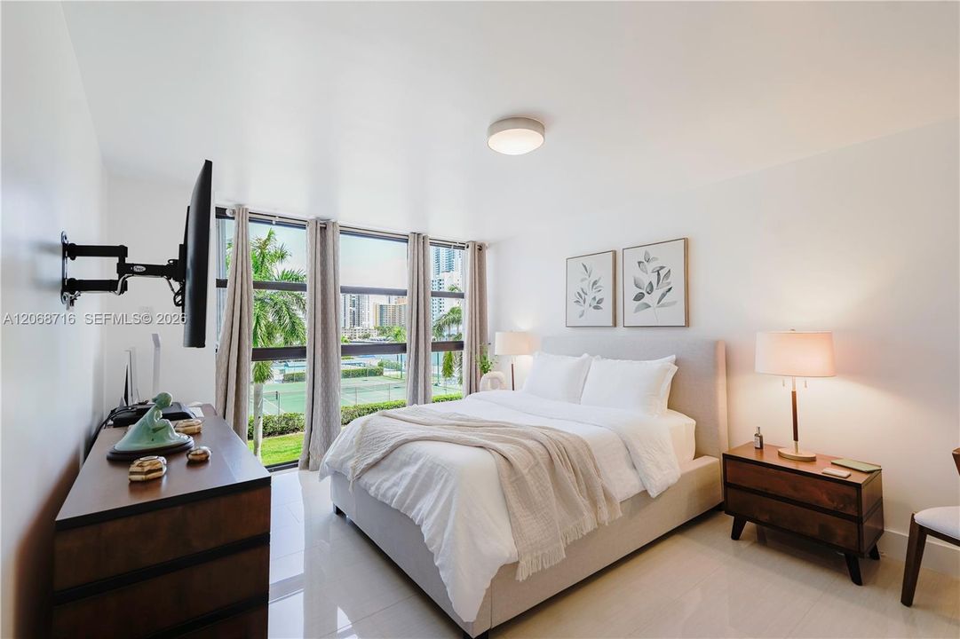 Activo con contrato: $365,000 (2 camas, 2 baños, 1130 Pies cuadrados)