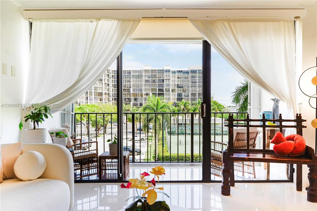 Activo con contrato: $365,000 (2 camas, 2 baños, 1130 Pies cuadrados)