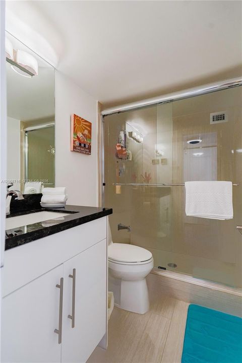 Activo con contrato: $365,000 (2 camas, 2 baños, 1130 Pies cuadrados)