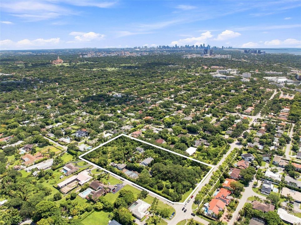 For Sale: $15,000,000 (5.00 acres)