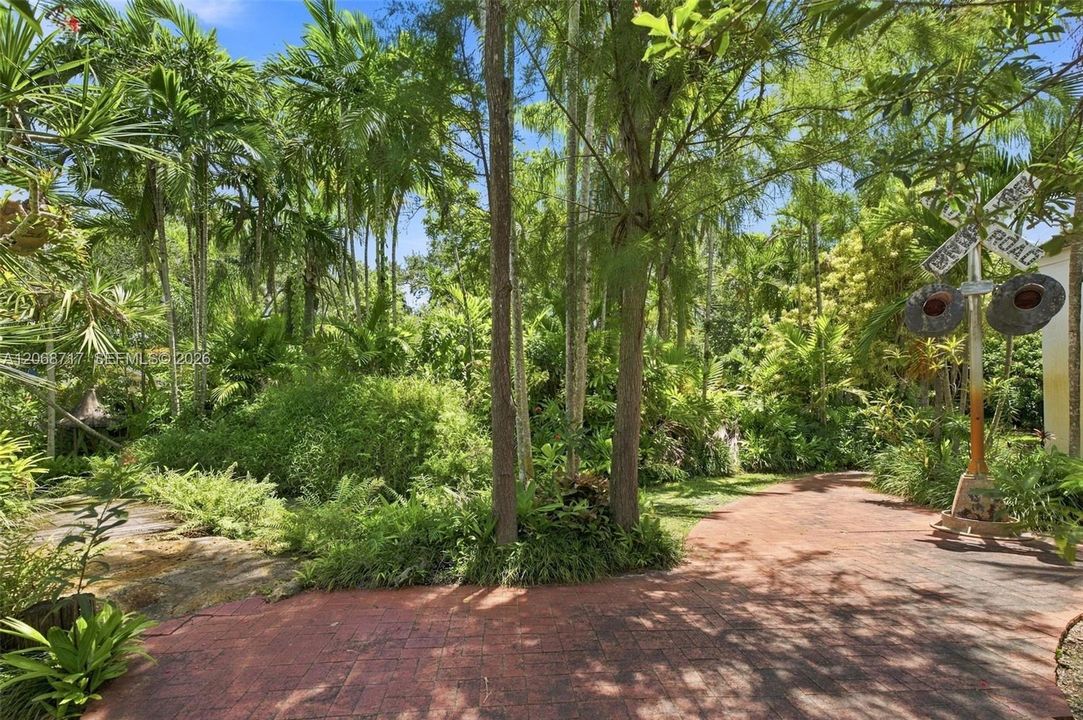 For Sale: $15,000,000 (5.00 acres)