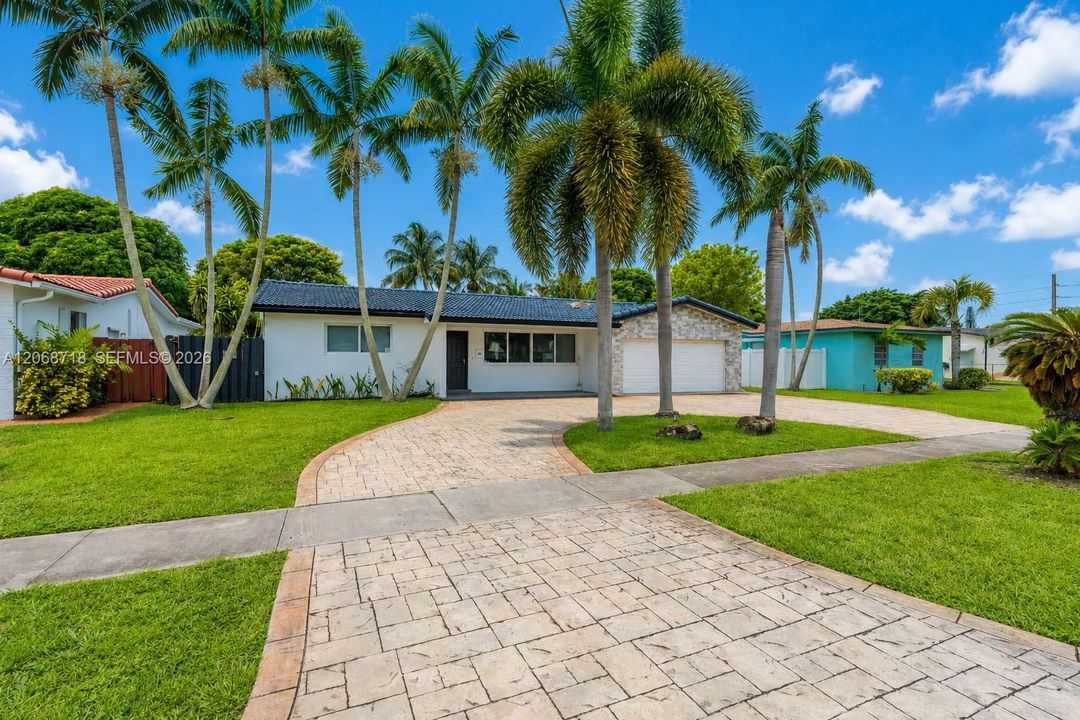 For Rent: $5,000 (3 beds, 2 baths, 1662 Square Feet)