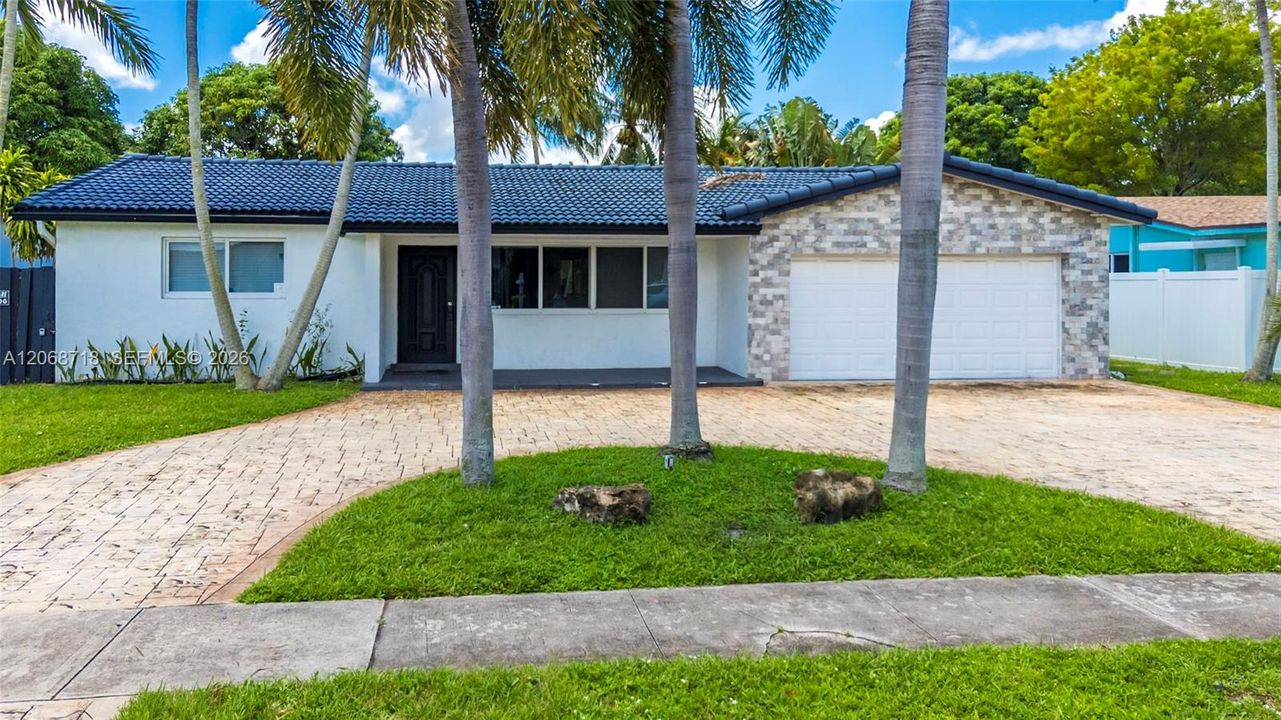 For Rent: $5,000 (3 beds, 2 baths, 1662 Square Feet)