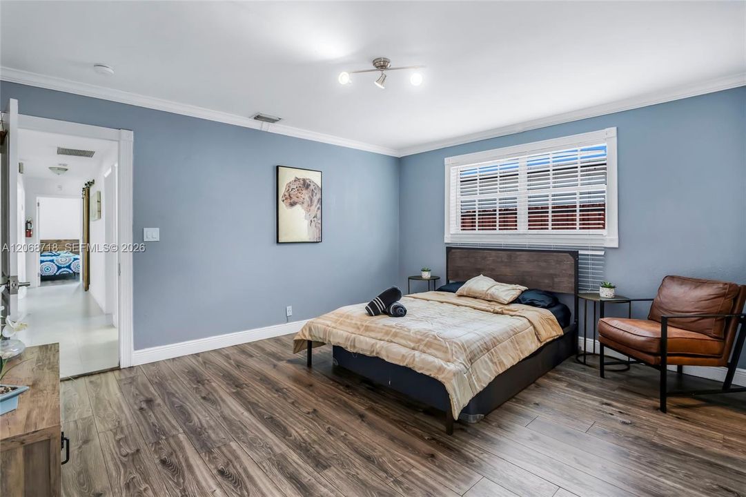 For Rent: $5,000 (3 beds, 2 baths, 1662 Square Feet)
