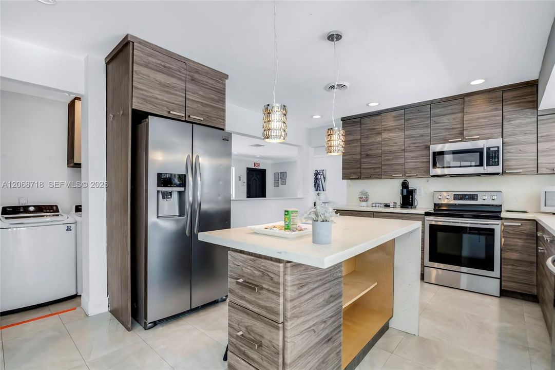 For Rent: $5,000 (3 beds, 2 baths, 1662 Square Feet)
