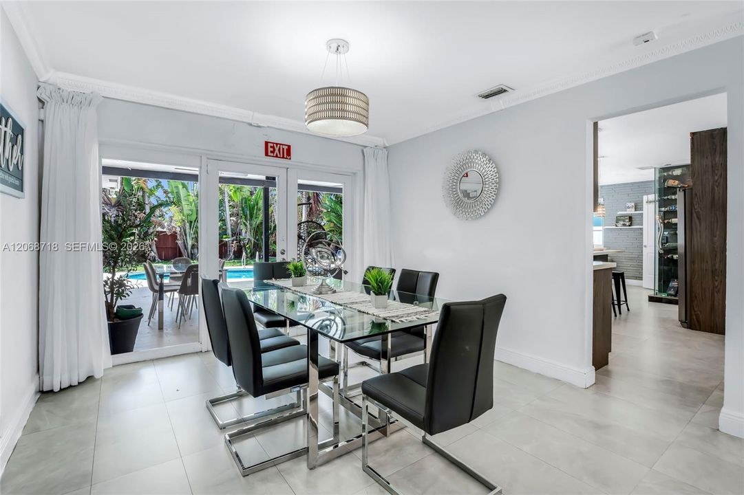 For Rent: $5,000 (3 beds, 2 baths, 1662 Square Feet)