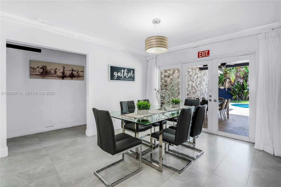 For Rent: $5,000 (3 beds, 2 baths, 1662 Square Feet)