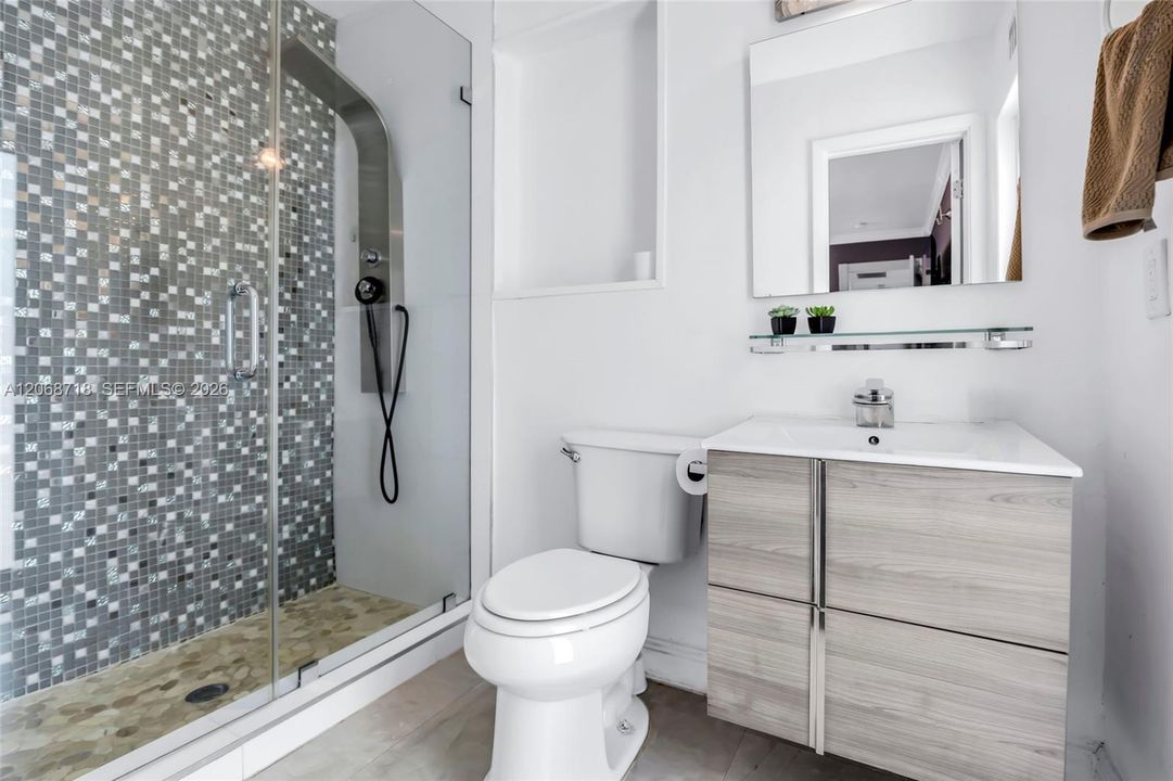 For Rent: $5,000 (3 beds, 2 baths, 1662 Square Feet)