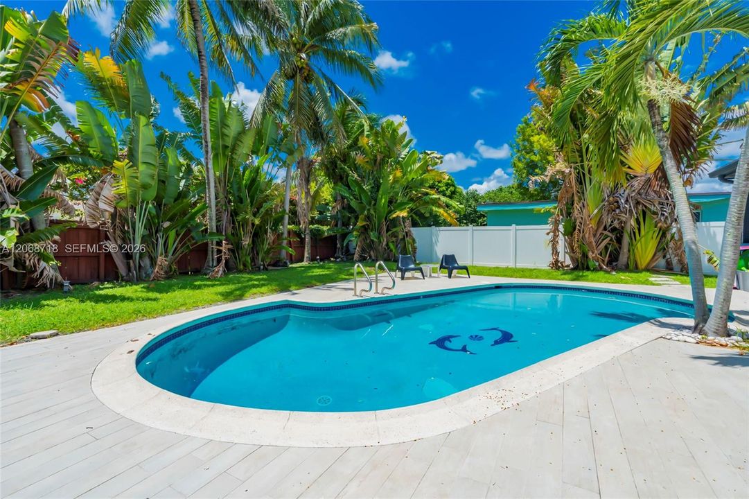 For Rent: $5,000 (3 beds, 2 baths, 1662 Square Feet)