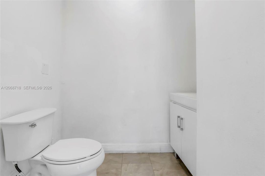 For Rent: $5,000 (3 beds, 2 baths, 1662 Square Feet)
