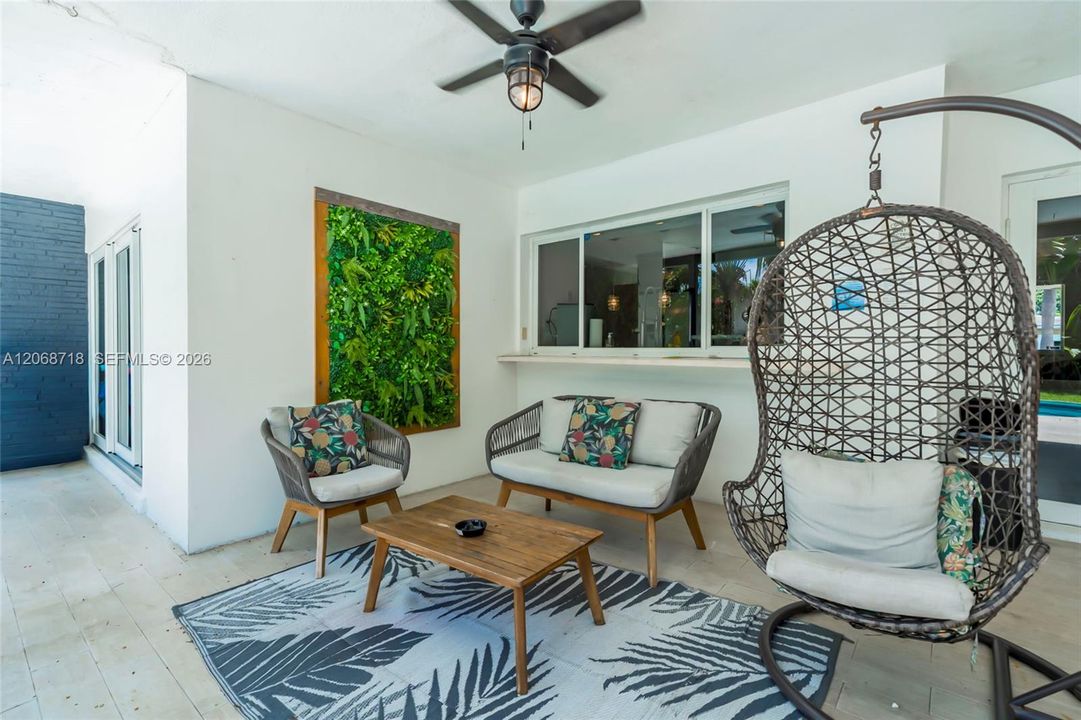 For Rent: $5,000 (3 beds, 2 baths, 1662 Square Feet)
