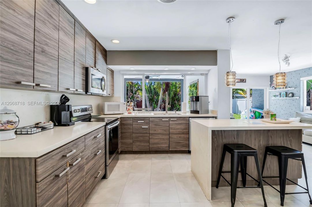 For Rent: $5,000 (3 beds, 2 baths, 1662 Square Feet)