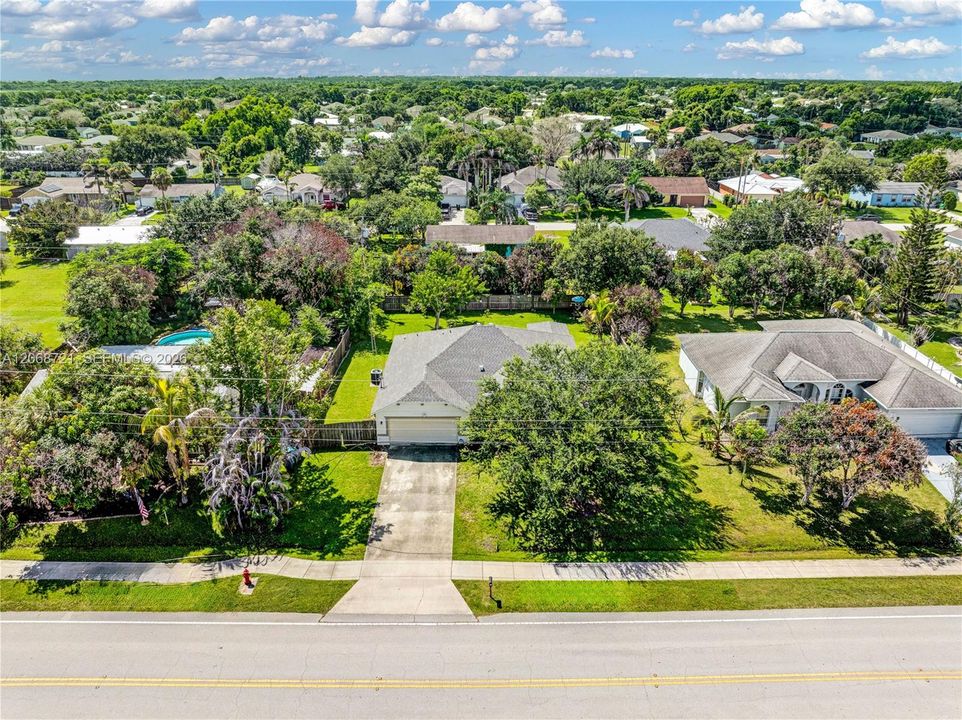 For Sale: $395,000 (3 beds, 2 baths, 1809 Square Feet)