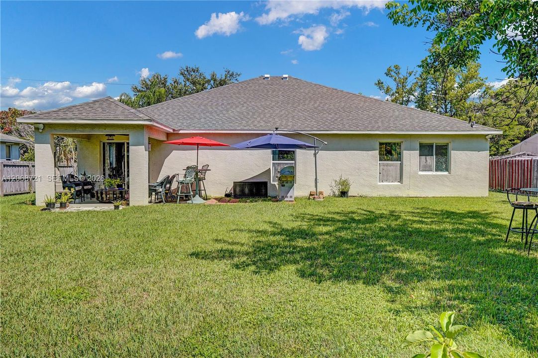 For Sale: $395,000 (3 beds, 2 baths, 1809 Square Feet)
